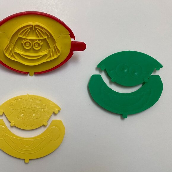 90s Vintage Sesame Street Playdoh Mould - Picture 3 of 5